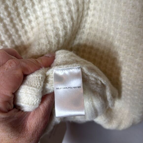 Altar'd State Pearled Ivory Crew Neck Sweater with Pearl Embellishments. Size M. - Picture 10 of 10